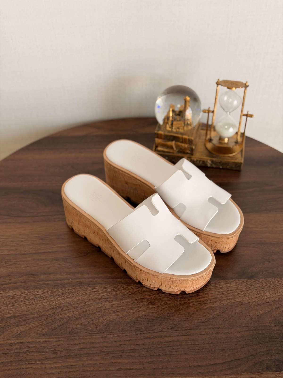 Hermès Eze 30 sandals white colour