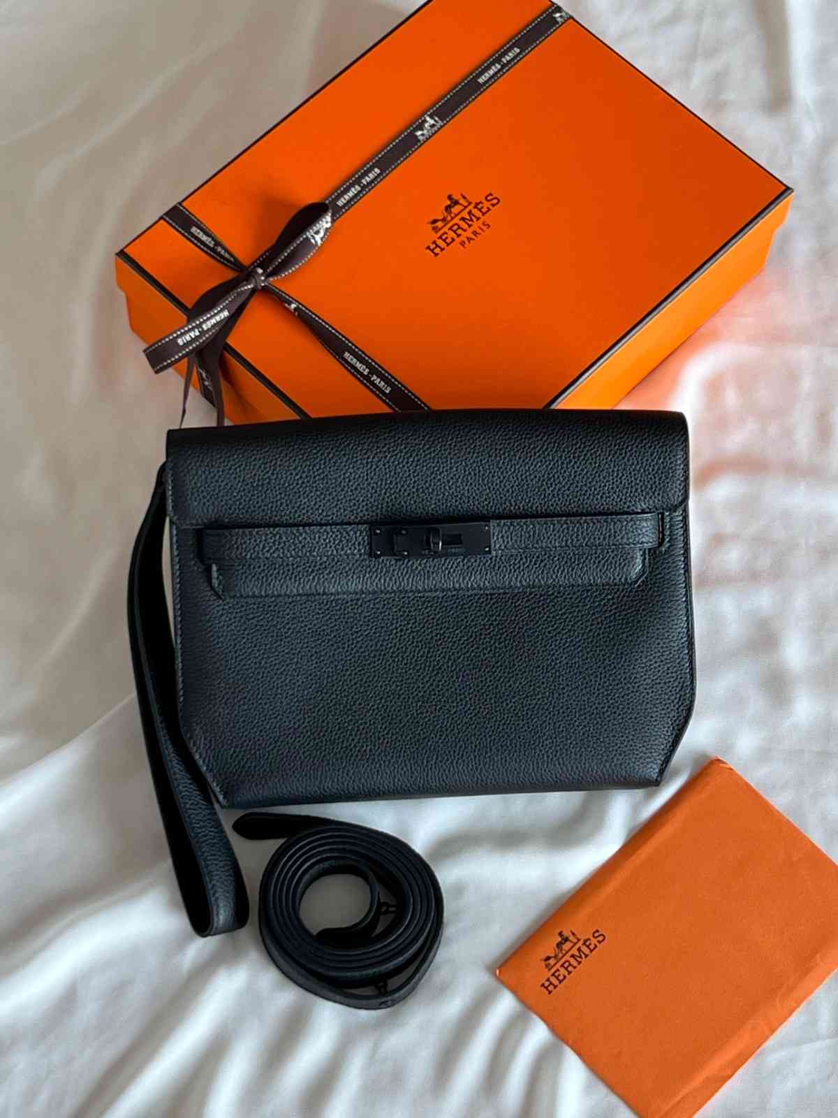 Hermès Kelly Depeches 25 Pouch in Togo leather - Image 9