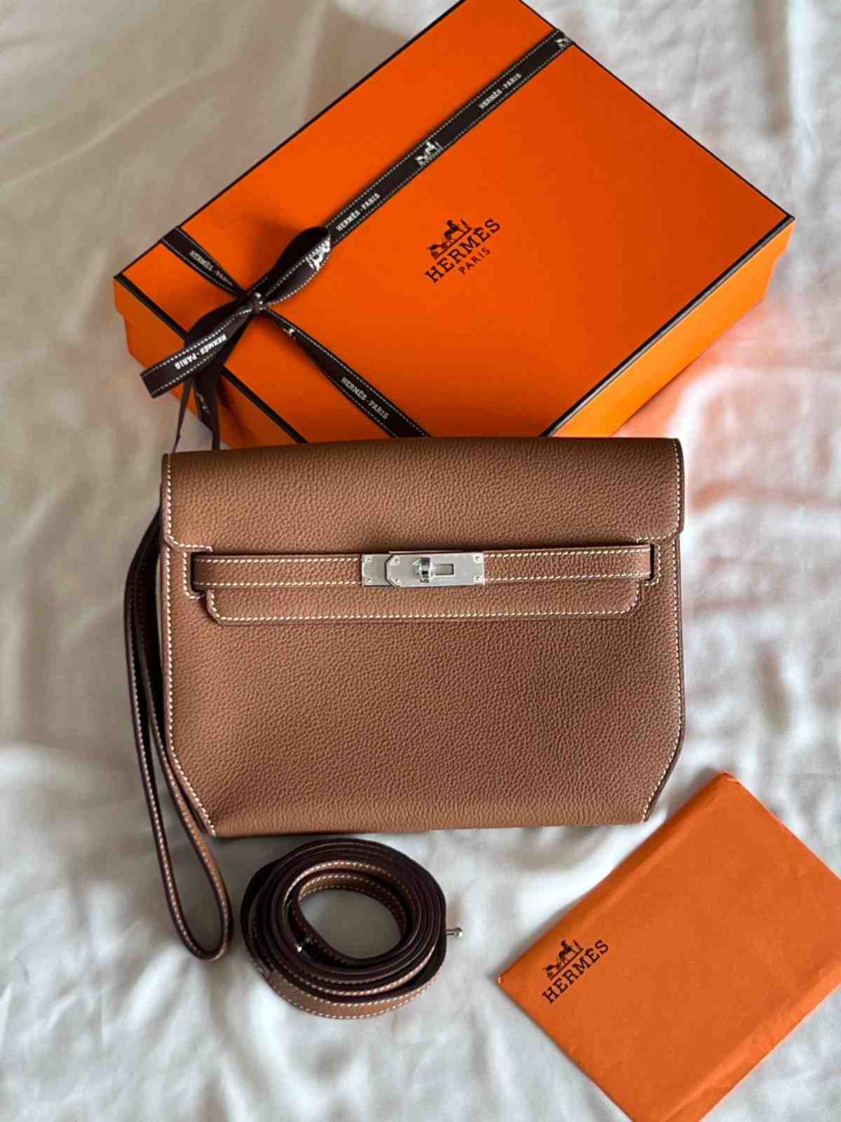 Hermès Kelly Depeches 25 Pouch in Togo leather