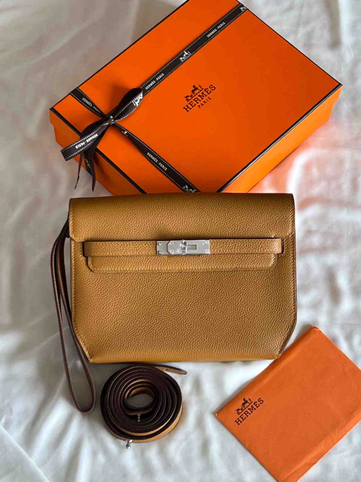 Hermès Kelly Depeches 25 Pouch in Togo leather - Image 5