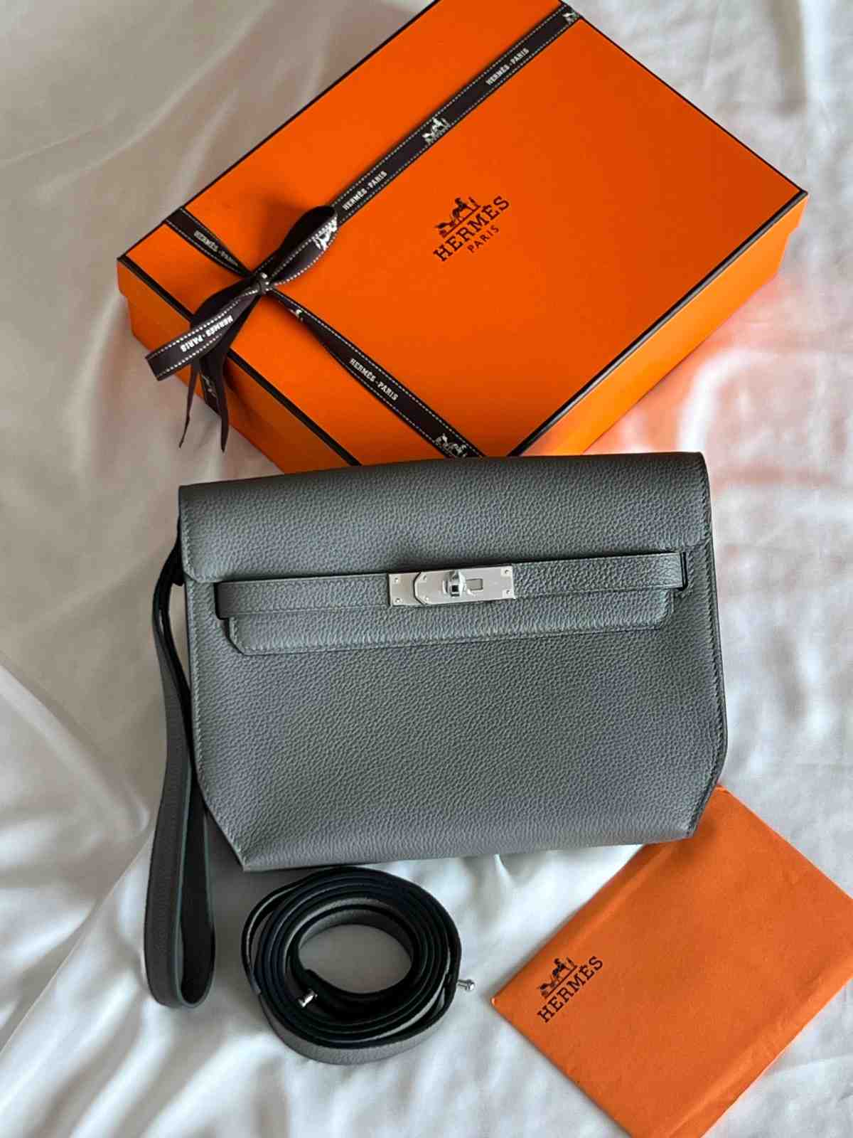 Hermès Kelly Depeches 25 Pouch in Togo leather - Image 7