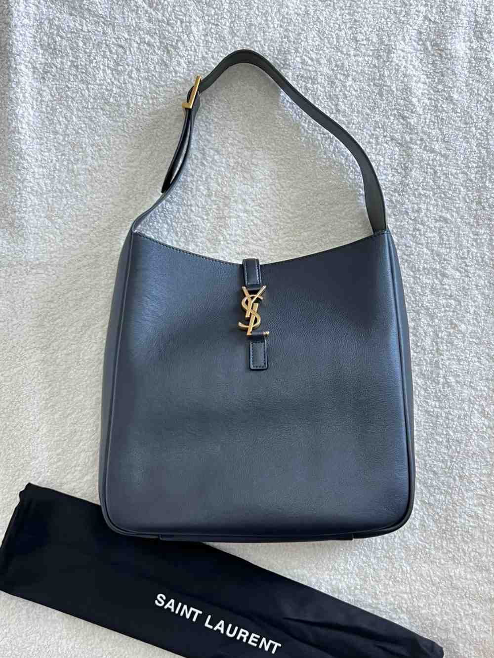 Saint Laurent Le 5 À 7 Supple Leather Shoulder Bag - Image 5