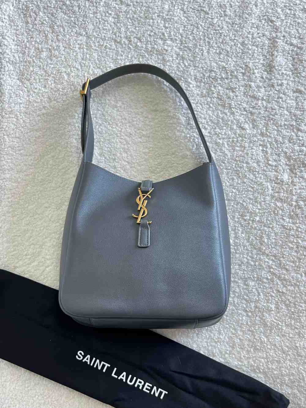 Saint Laurent Le 5 À 7 Supple Leather Shoulder Bag - Image 2