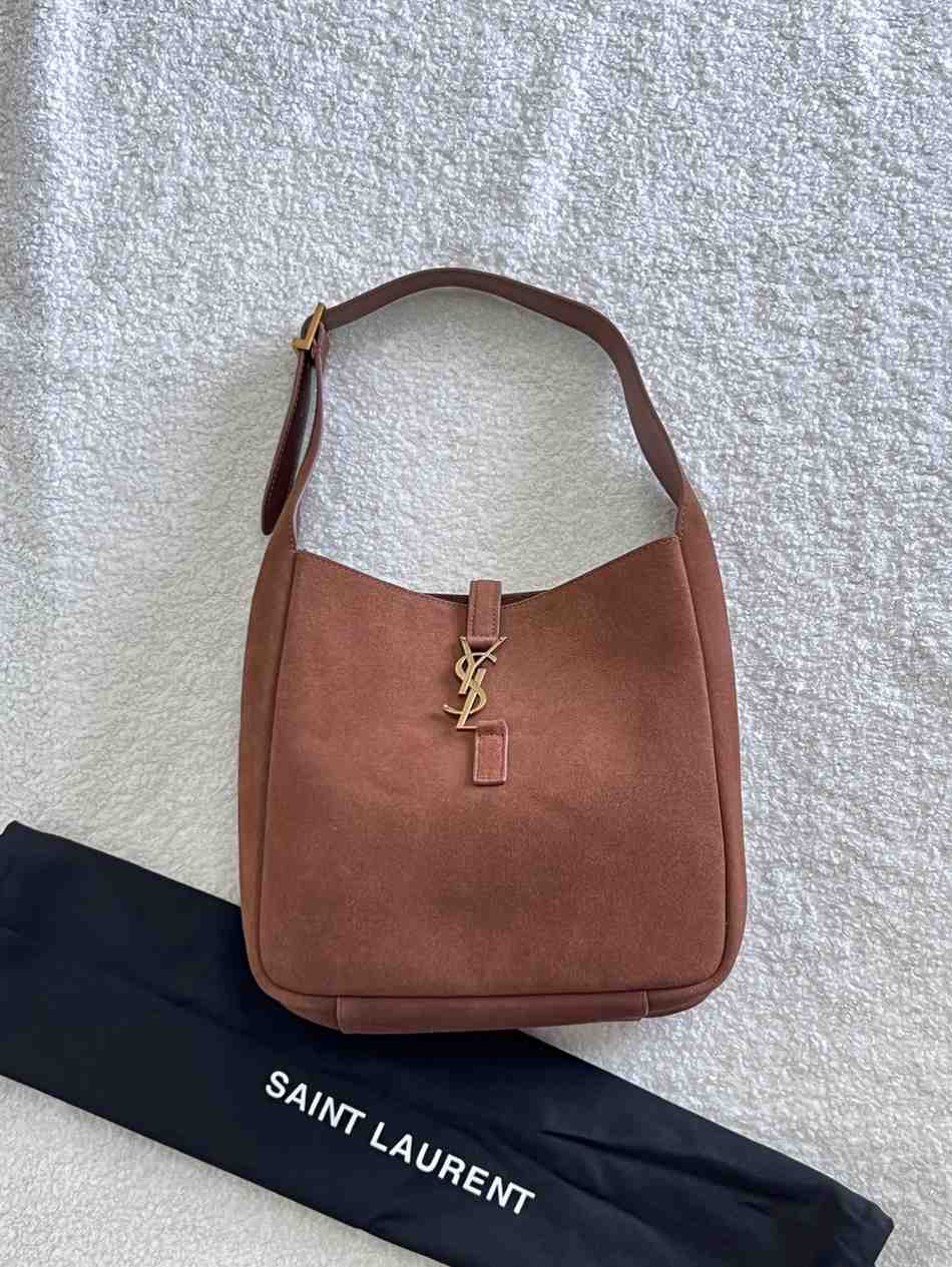 Saint Laurent Le 5 À 7 Supple Leather Shoulder Bag