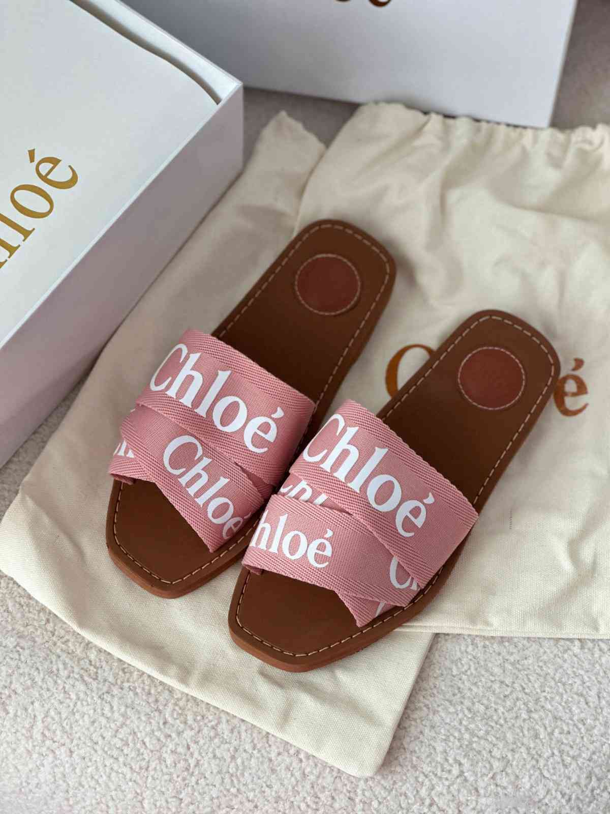 Chloé Woody Logo Slides in Canvas in pink
