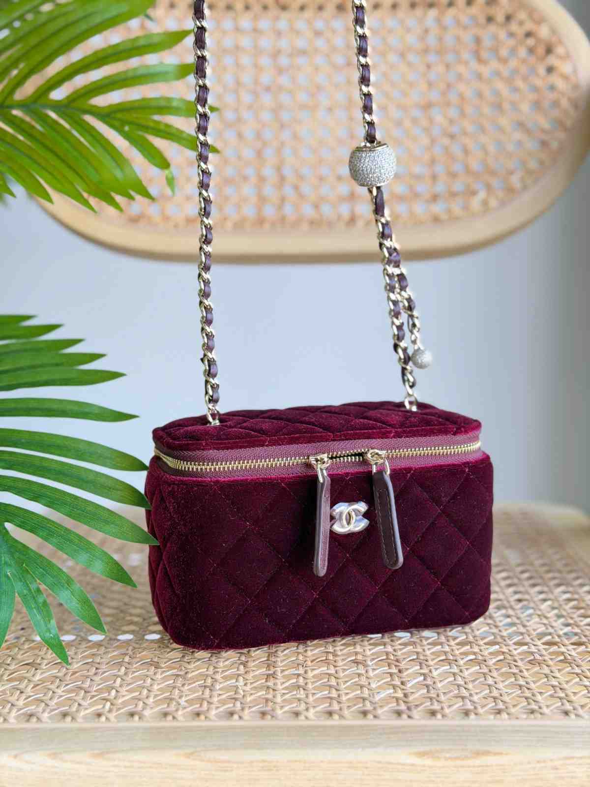 Chanel Small Vanity Case Light Pink Velvet Leather Gold Hardware maroon