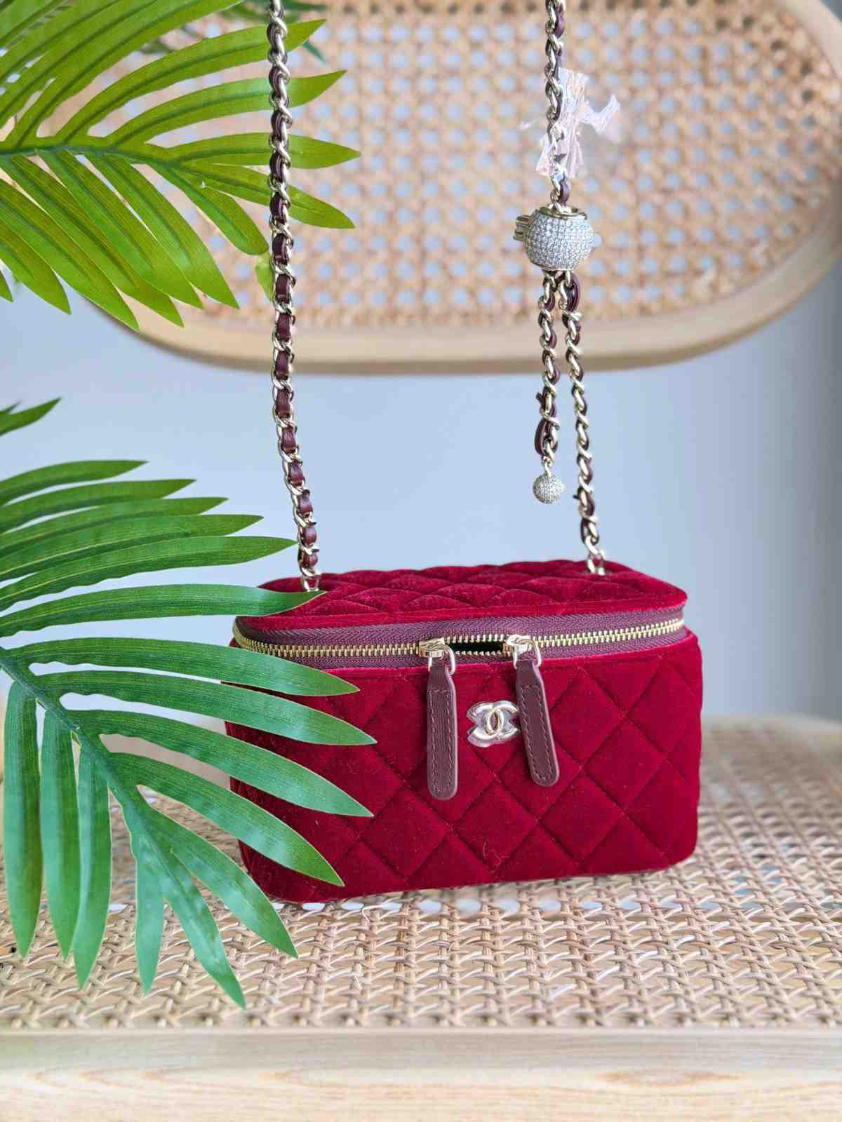 Chanel Small Vanity Case Light Pink Velvet Leather Gold Hardware red