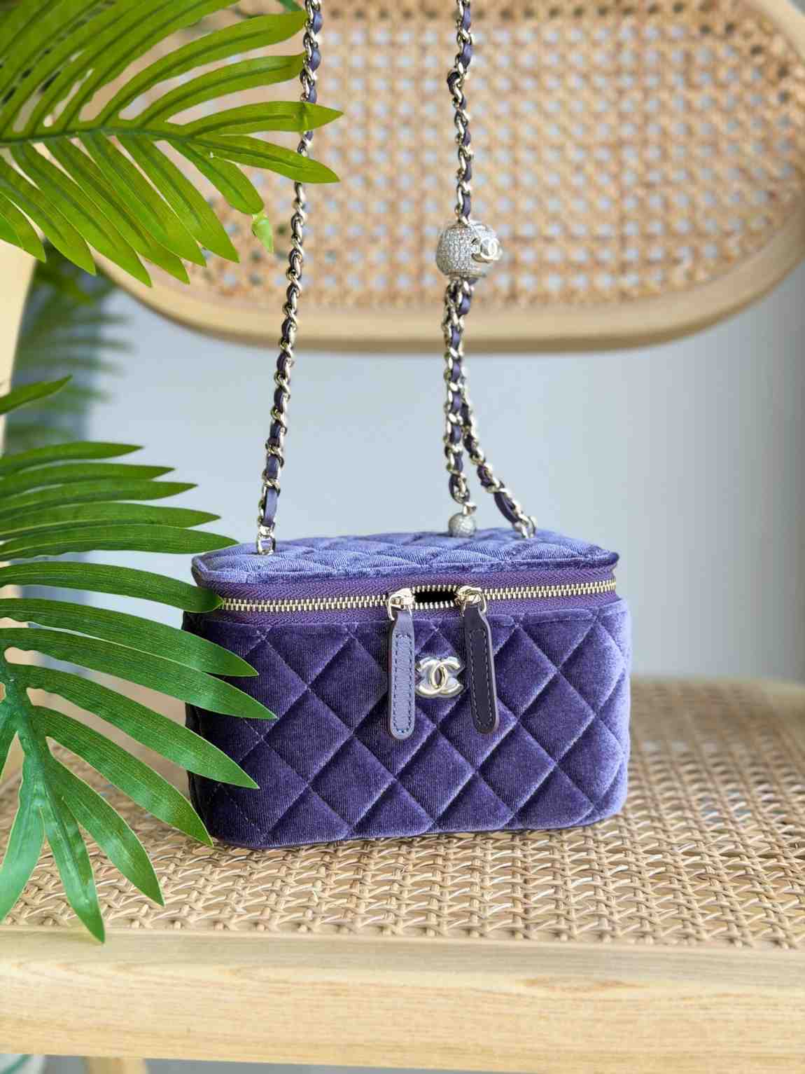 Chanel Small Vanity Case Light Pink Velvet Leather Gold Hardware purple