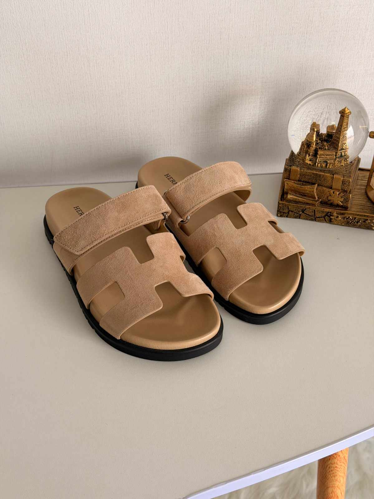 Hermès Chypre dark beige colour