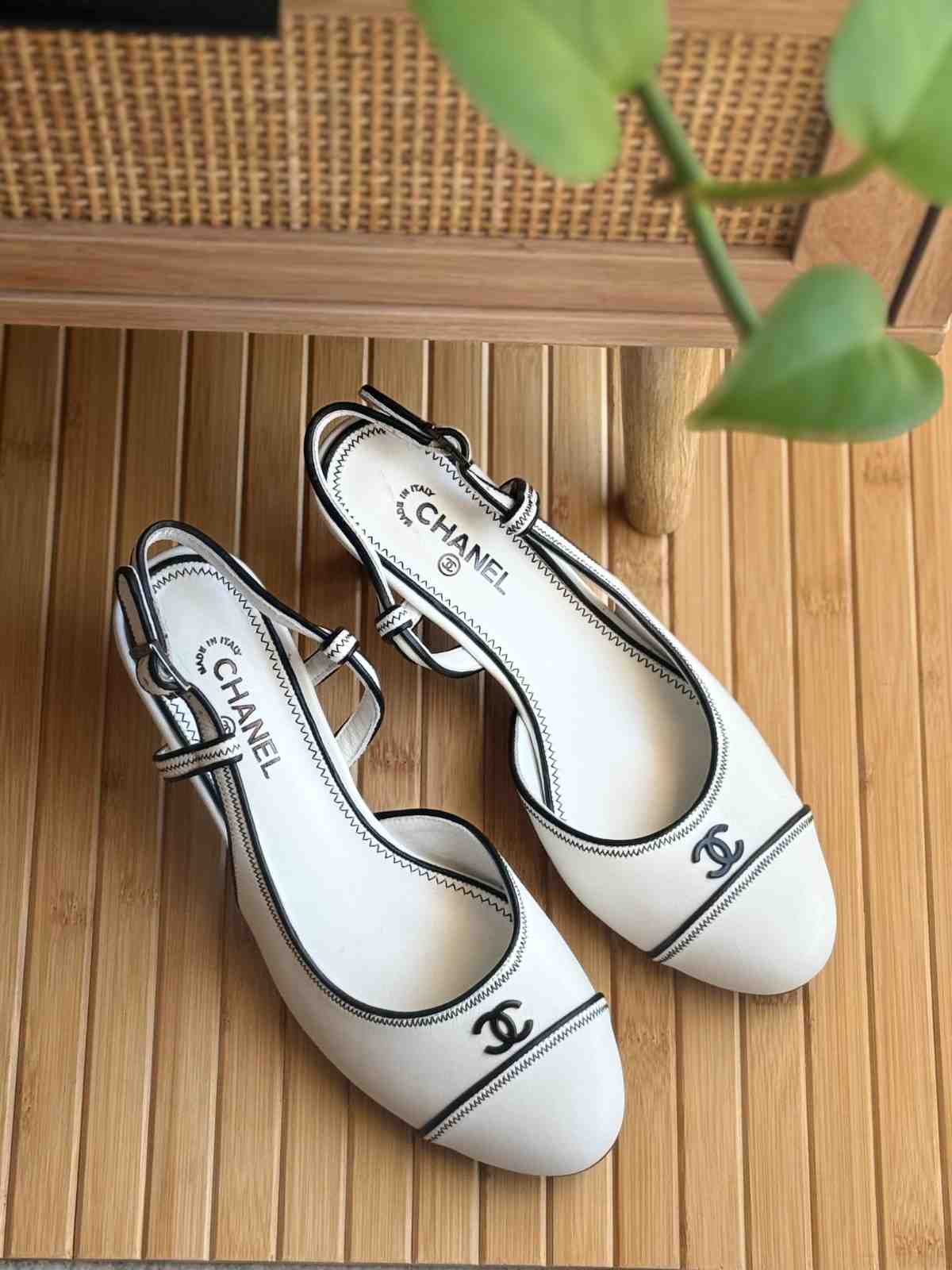 Chanel Slingback Heels Interlocking CC logo