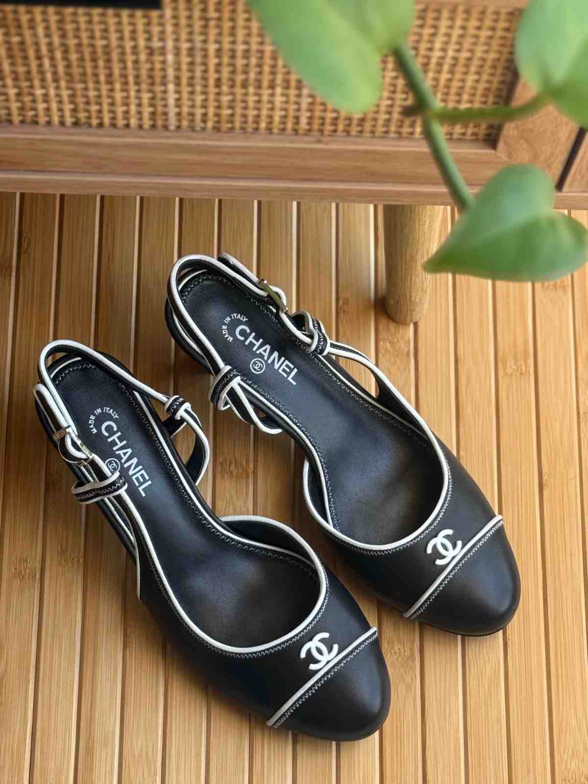 Chanel Slingback Heels Interlocking CC logo - Image 3