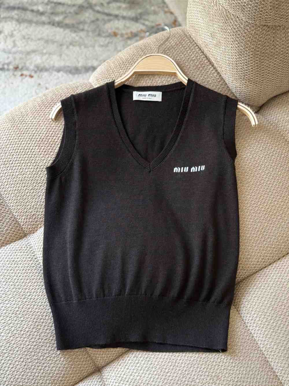 Miu Miu Wool Knitted Vest Seweter - Image 2