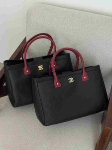 Chanel Executive Cerf Tote Black Caviar Leather (7)