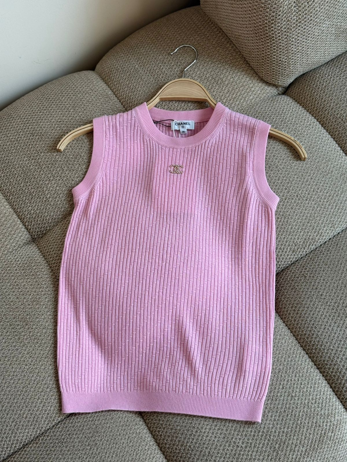 Chanel Knit Tanks CC Logo Embellishment - Image 4