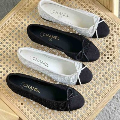 Chanel tweed ballet flats white