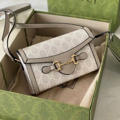 DF0C43A5-7A9D-423F-B2B9-73BDF0AD4ED1