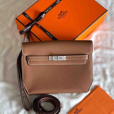 Hermès Kelly Depeches 25 Pouch in Togo leather. (3)