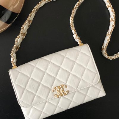 Chanel wallet on chain white