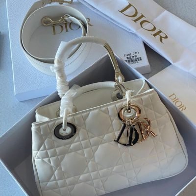 Lady dior 95.22 medium white