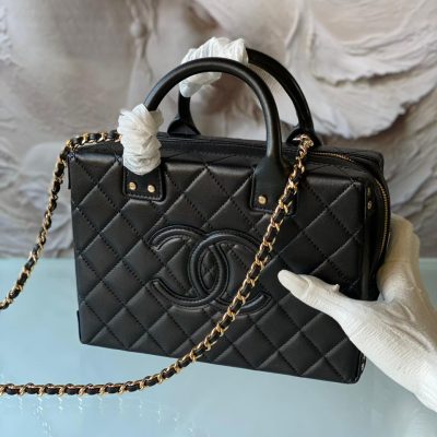Chanel 22B large vanity case black