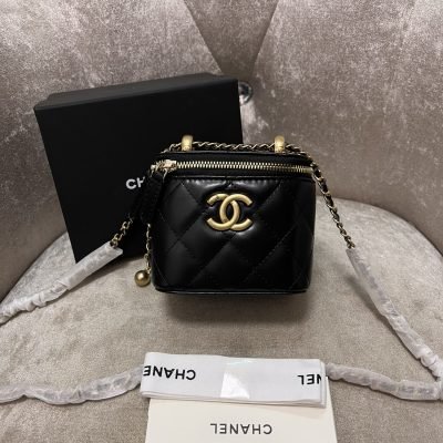 Chanel pearl crush mini vatican case black