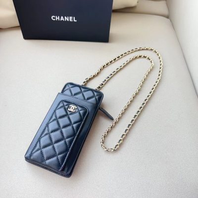 Chanel phone bag in chain black