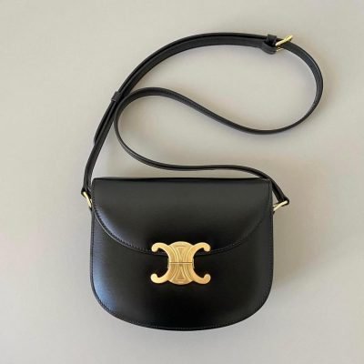 celine teen besace triomphe medium shoulder bag black