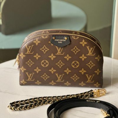 louis vuitton monogram cosmetic pouch louis vuitton monogram cosmetic pouch