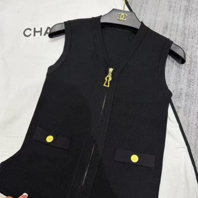 Chanel Knit Vest Sleeveless Cropped Black
